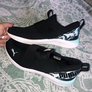 Puma Tennis Shoes! 🖤
